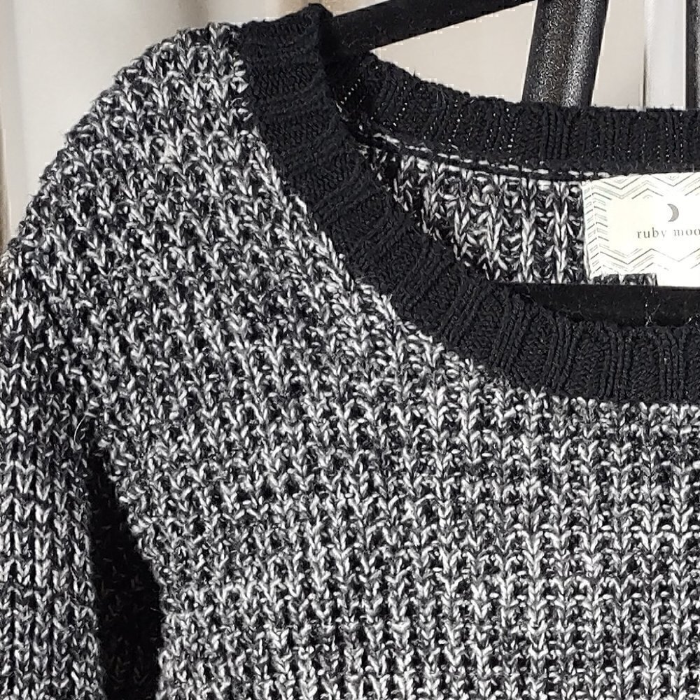 Anthropologie Ruby Moon Side Zip Tunic Sweater Size Small - Picture 3 of 14